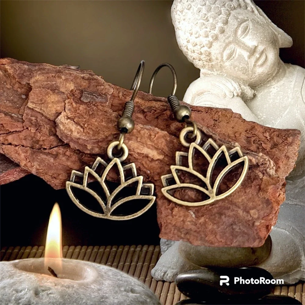 5 For $25💫Bronzed Filigree Lotus Flower Dangles Earrings